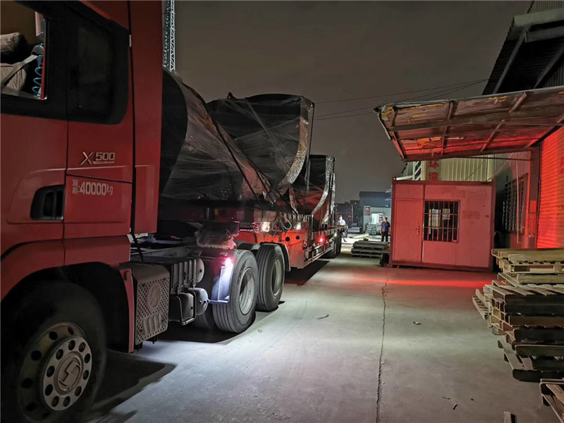 最后一車裝大型風(fēng)機 最后一車裝大型風(fēng)機